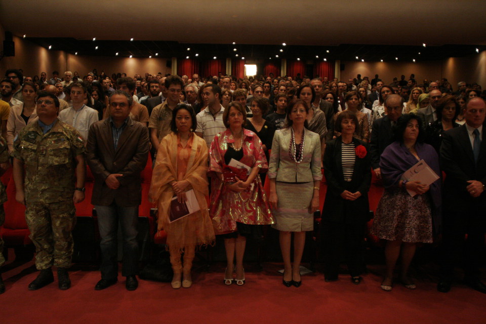 Left to right: Babak Payami, Indian Ambassador, Nengcha Luvum, Alice Edde, Nada Sardouk, Colette Naufal, Marly fiani