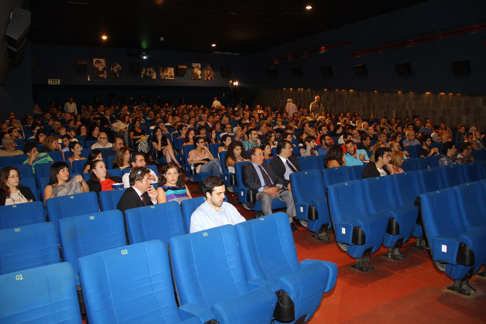 General view of the theater from the front to back